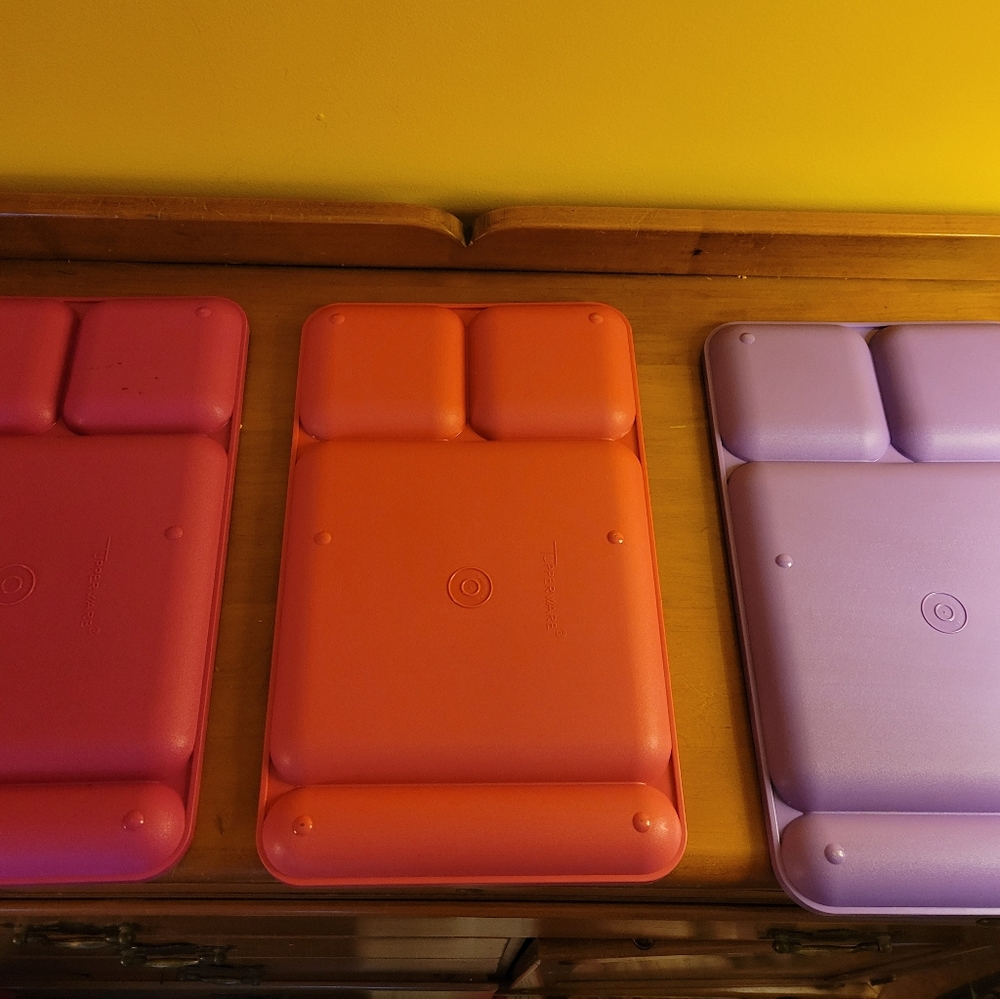 Tupperware plates - Picture 2 of 3